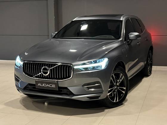 VOLVO XC60 2.0 T8 HYBRID MOMENTUM AWD GEARTRONIC